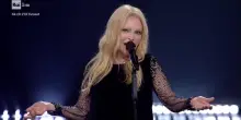 La classe immortale di Patty Pravo strega l'Ariston, acclamata dal pubblico
