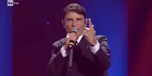 Sal Da Vinci canta 'Per sempre s&igrave;' e l'Ariston balla