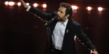 Sanremo 2026, la finale: Tommaso Paradiso canta "I Romantici"