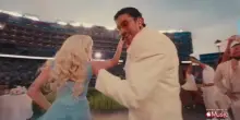 Grande spettacolo di Bad Bunny al Super Bowl: messaggio di unione per l'America