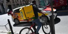 I rider, lavorano anche fino a 7 giorni su 7 e dieci ore al giorno