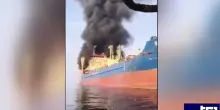 Escalation in Iran: petroliere in fiamme, i pasdaran bloccano lo stretto di Hormuz