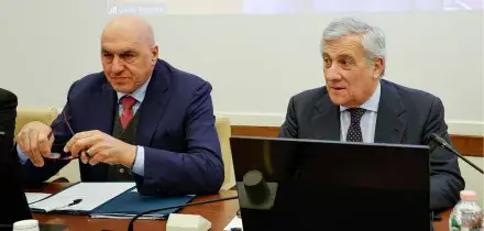 Iran, Tajani in Senato: "Impossibile evacuazioni connazionali con voli di linea, solo charter"