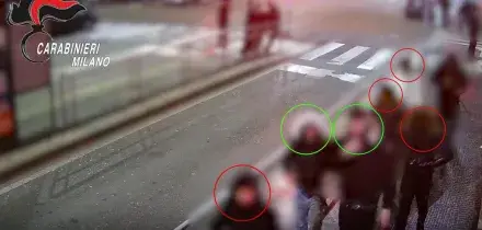 Ventenne accoltellato a Milano, 4 minori in carcere per tentato omicidio