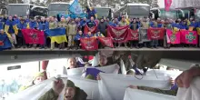 Ucraina e Russia hanno scambiato altri 300 prigionieri per parte - Video