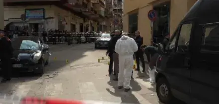 Agguato a Marano: ucciso tra la gente storico affiliato al clan Nuvoletta