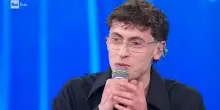 Sanremo Top, Gianni Morandi e la voce che si incrina mentre canta con il figlio Tredici Pietro