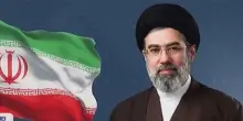 La prima volta da Guida Suprema: debutto sui social e discorso (letto) in tv di Khamenei il Giovane