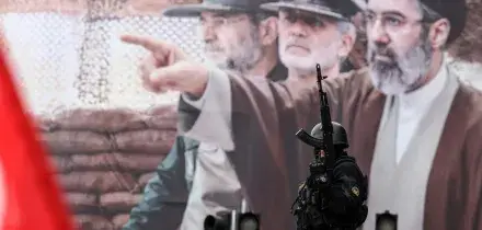 Khamenei ordina: "L'uranio gi&agrave; arricchito deve restare in Iran". Ma la Casa Bianca non conferma