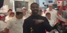 Michael B. Jordan: Oscar, hamburger e patatine tra i fan in delirio al fast food