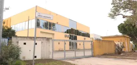 Incidente sul lavoro, precipita dal tetto di un capannone nel Barese: muore operaio 30enne