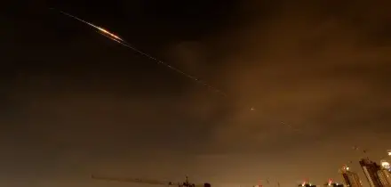 Trump minaccia "distruzione totale". Ma secondo Axios ora vuole negoziare