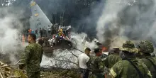 Colombia, cade un aereo militare con 125 persone a bordo. Decine di morti