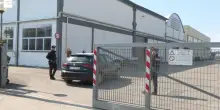 Incidente sul lavoro a Selvazzano Dentro: operaio di 22 anni muore schiacciato da un macchinario
