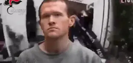 Il vademecum per costruire armi e ordigni batteriologici: 17enne arrestato per terrorismo