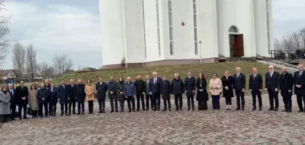 Bucha, quarto anniversario del massacro. I ministri Ue a Kiev