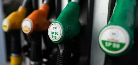 Petrolio oltre i 100 dollari, il G7 valuta lo sblocco delle riserve strategiche