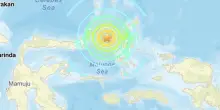 Forte terremoto di magnitudo 7.3 in mare in Indonesia, allarme tsunami