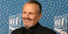 Miguel Bos&eacute; compie 70 anni. Auguri al cantante dalla vita turbolenta, idolo di generazioni
