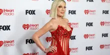 Incidente d'auto per l'attrice di Beverly Hills 90210 Tori Spelling: ricoverata con i figli