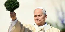 Papa Leone XIV presiede la Veglia per la pace in San Pietro