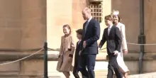 Pasqua a Windsor, la famiglia reale britannica a messa senza Andrea e le figlie