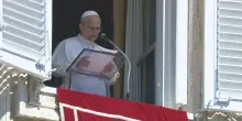 Leone XIV al Regina Coeli: "Perseveriamo nell'invocare il dono della pace per tutto il mondo"