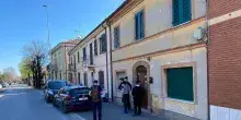 Accoltella i genitori e il fratello di 16 anni: fermato un 21enne a Fano