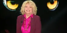 Belve, Amanda Lear: "Ero un po' invidiosa di Madonna. L'incontro con Mitterrand"