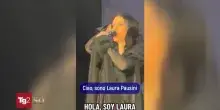 Spettatore ubriaco tra il pubblico del concerto della Pausini a Madrid. Laura ferma il concerto