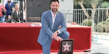 Una stella per Noah Wyle, il dottor Roby di "The Pitt" sulla Walk of Fame di Hollywood