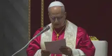 Il Papa: &ldquo;Rialziamoci dalle macerie, niente ci pu&ograve; chiudere in un destino gi&agrave; scritto&rdquo;
