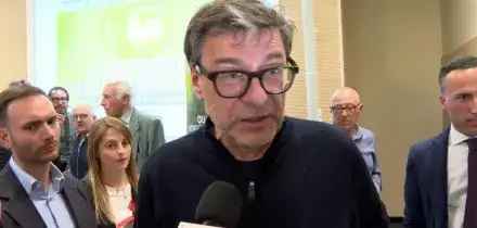 Giorgetti:  "Senza pace, il rischio &egrave; che arrivi la recessione"