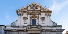Roma, cade materiale da impalcatura della chiesa di Sant'Ignazio: ferita 16enne