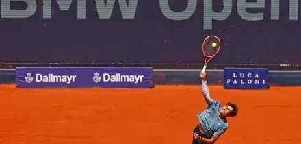 Flavio Cobolli sogna in grande nella finale di Monaco contro Shelton