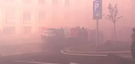 Scontri tra polizia e manifestanti durante il corteo contro la Lega