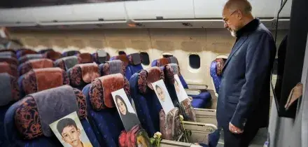 Hormuz chiuso dopo poche ore dalla riapertura, Pasdaran: "Ogni nave che si avvicina presa di mira"