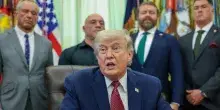 Termine dell'ultimatum e fine del blocco dello Stretto, Trump nega tutto: "Ricostruzioni dei media"