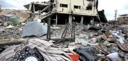 Teheran: "Non trattiamo sotto minaccia", Trump: "Non ho fretta". Israele bombarda ancora il Libano