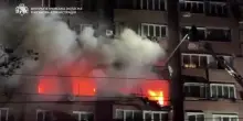Attacco russo a Dnipro: in fiamme un condominio, sette i feriti