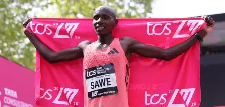 Sawe riscrive la storia della maratona: &egrave; il primo che corre sotto le 2 ore