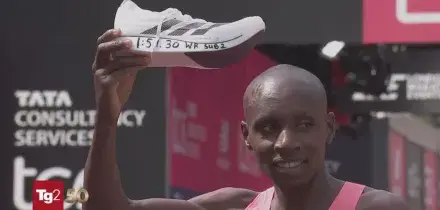 Record del mondo nella maratona, Sebastian Sawe sotto le 2 ore a Londra