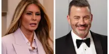 Kimmel ironizza su Melania Trump "vedova a met&agrave;", la First Lady: Codardo"