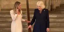 La regina Camilla con Sarah Jessica Parker in versione dama di compagnia