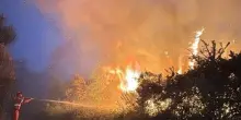 Incendio sul Monte Faeta, attivata l'unit&agrave; di crisi regionale: evacuati in centinaia