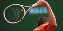 Come sfasciare una racchetta da tennis, il tutorial di Daniil Medvedev