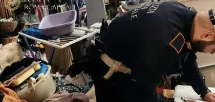 Neonato tra droga e rifiuti. Arrestato compagno della madre. La coppia gi&agrave; accusata di omicidio