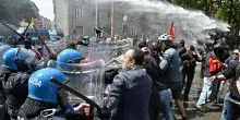 Primo Maggio. Cortei per lavoro pi&ugrave; sicuro e dignitoso. Tensioni a Torino tra antagonisti e polizia