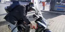 Caro carburanti, la seconda proroga al taglio delle accise ma cambiano gli sconti