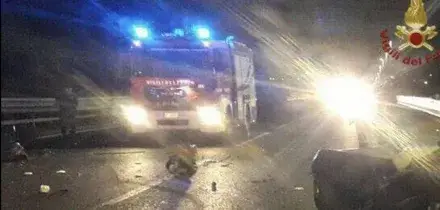 Si ferma per soccorrere un automobilista, 35enne muore investito a Roma